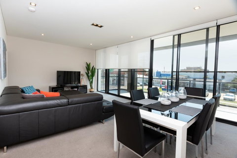 Brand New Executive Apartment - Accommodation Tasmania 3
