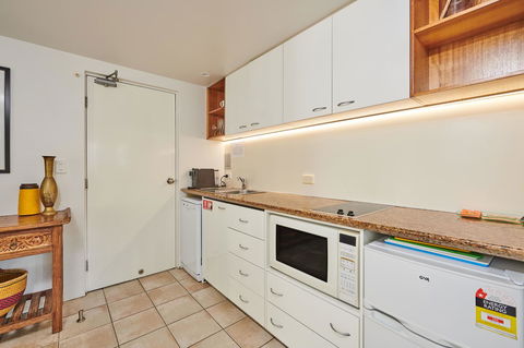 Julians Apartments - Accommodation Tasmania 10