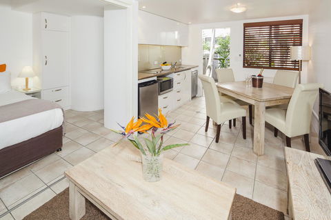 Julians Apartments - Accommodation Tasmania 18