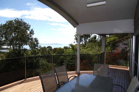Coastwatch, 26 Comara Terrace - Accommodation Tasmania 1