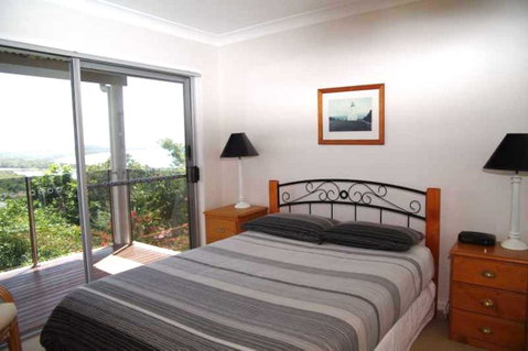 Coastwatch, 26 Comara Terrace - Accommodation Tasmania 5