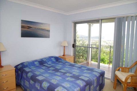 Coastwatch, 26 Comara Terrace - Accommodation Tasmania 6