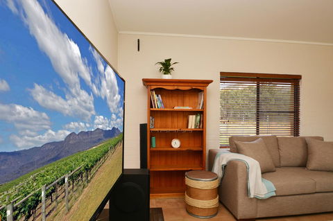JE Guesthouse, Central To All The Hunter Valley Has To Offer - Accommodation Tasmania 5