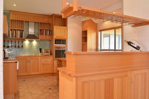 JE Guesthouse, Central To All The Hunter Valley Has To Offer - Accommodation Tasmania 11