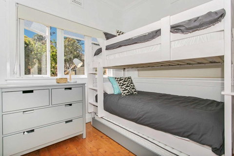 Seaspray - Manly Beach Apartment Close To The Sand - Accommodation Tasmania 10