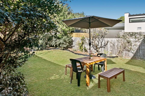 Seaspray - Manly Beach Apartment Close To The Sand - Accommodation Tasmania 3