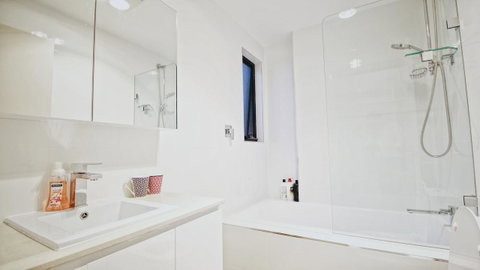 Cozy 5 Bed House In Sydney - Accommodation Tasmania 25