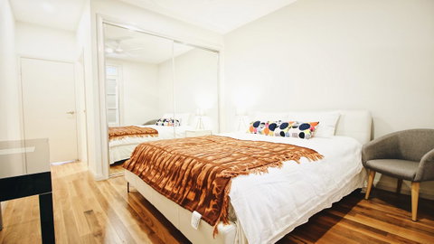 Cozy 5 Bed House In Sydney - Accommodation Tasmania 0
