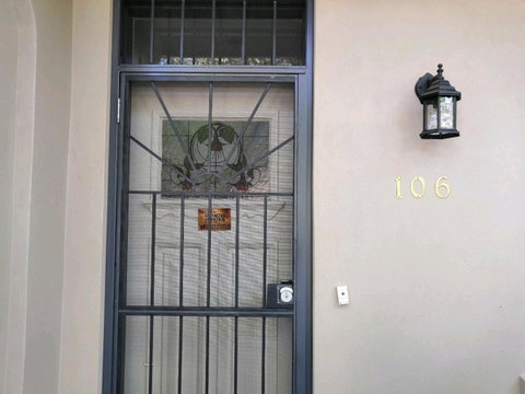 Cozy 5 Bed House In Sydney - Accommodation Tasmania 9