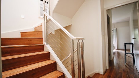 Cozy 5 Bed House In Sydney - Accommodation Tasmania 4
