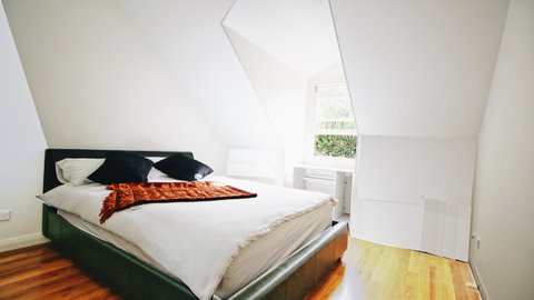 Cozy 5 Bed House In Sydney - Accommodation Tasmania 21