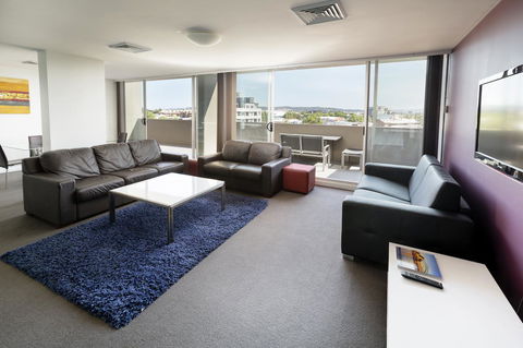 Honeysuckle Executive Apartments - Accommodation Tasmania 40