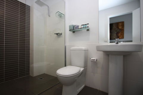 Honeysuckle Executive Apartments - Accommodation Tasmania 22