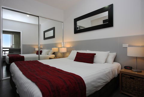 Honeysuckle Executive Apartments - Accommodation Tasmania 1