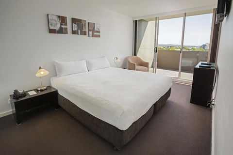 Honeysuckle Executive Apartments - Accommodation Tasmania 36