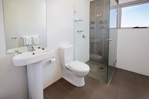 Honeysuckle Executive Apartments - Accommodation Tasmania 26