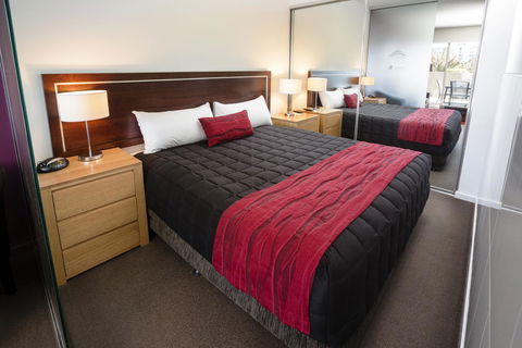 Honeysuckle Executive Apartments - Accommodation Tasmania 27