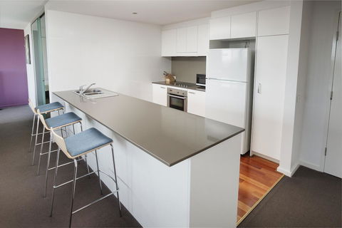 Honeysuckle Executive Apartments - Accommodation Tasmania 42