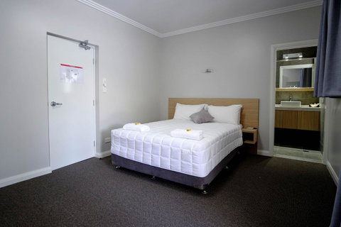 Lakes And Ocean Hotel Forster - Accommodation Tasmania 13