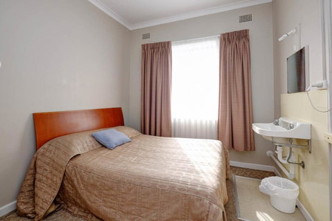 Lakes And Ocean Hotel Forster - Accommodation Tasmania 9