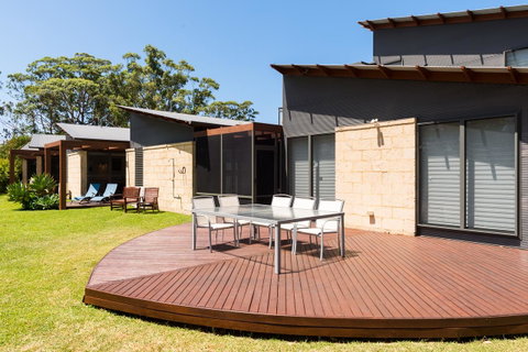 By The Beach B&B Self Contained Apartments - Accommodation Tasmania 2