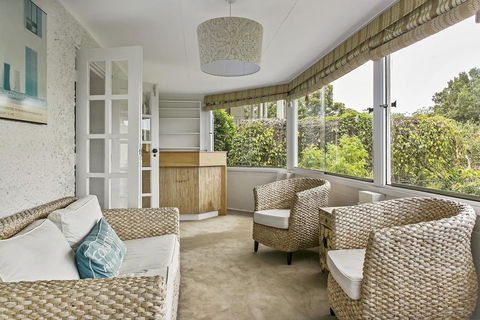 Summery, Spacious 4 Bed Home In Kurraba Point - Accommodation Tasmania 2