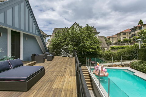 Summery, Spacious 4 Bed Home In Kurraba Point - Accommodation Tasmania 3