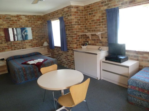 Mollymook Surfbeach Motel & Apartments - Accommodation Tasmania 24