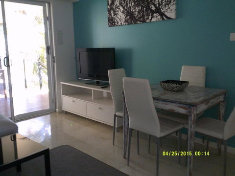 Pelican H2O One & Two Bedroom Apartments - Accommodation Tasmania 24