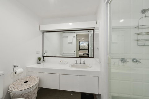 Pacific Towers Beach Resort - Accommodation Tasmania 2