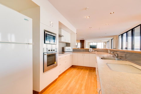 Pacific Towers Beach Resort - Accommodation Tasmania 18