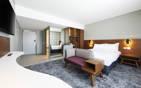 Holiday Inn Express Newcastle, An IHG Hotel - Accommodation Tasmania 11