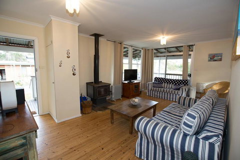 Bush & Bay Cottage - Accommodation Tasmania 7