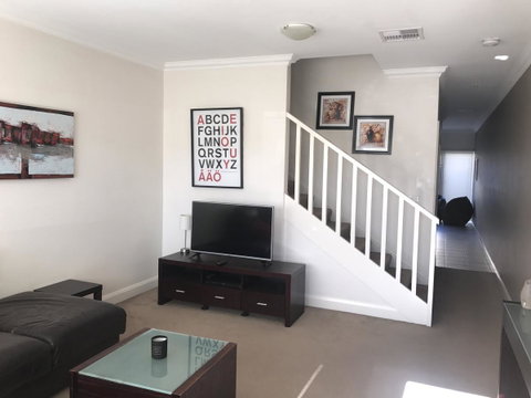 Travers Street Apartment - Accommodation Tasmania 6