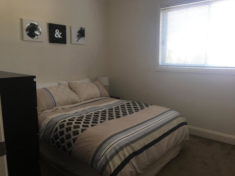 Travers Street Apartment - Accommodation Tasmania 9