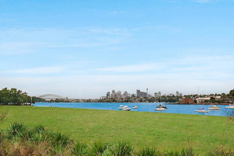 Elegant Family Home Close To Harbour And Views - Accommodation Tasmania 17