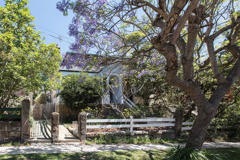 Elegant Family Home Close To Harbour And Views - Accommodation Tasmania 15