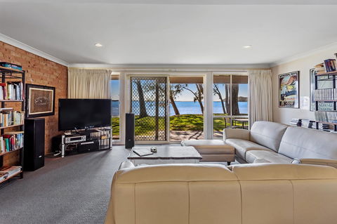 Foreshore Drive, 123, Sandranch - Accommodation Tasmania 2