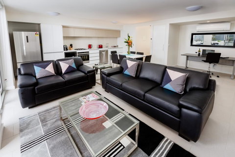 Hamilton Executive Apartments - Accommodation Tasmania 35