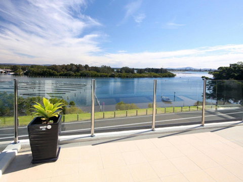 Regatta 13 - Accommodation Tasmania 1