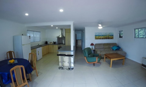 Rocketz At Berrara Beach - Accommodation Tasmania 18