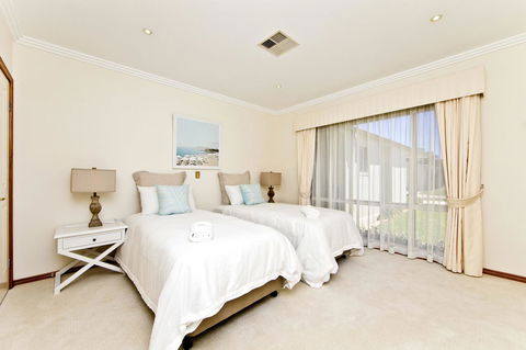 One Mile Mansion - Private Coastal Retreat FREE FAMILY ADVENTURE PASS - Accommodation Tasmania 16