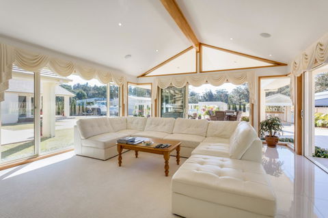 One Mile Mansion - Private Coastal Retreat FREE FAMILY ADVENTURE PASS - Accommodation Tasmania 11