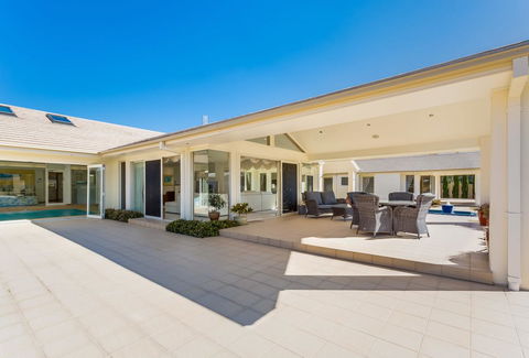 One Mile Mansion - Private Coastal Retreat FREE FAMILY ADVENTURE PASS - Accommodation Tasmania 18