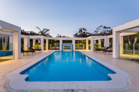 One Mile Mansion - Private Coastal Retreat FREE FAMILY ADVENTURE PASS - Accommodation Tasmania 0