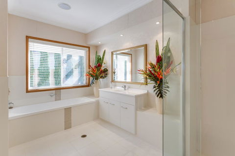 One Mile Mansion - Private Coastal Retreat FREE FAMILY ADVENTURE PASS - Accommodation Tasmania 9