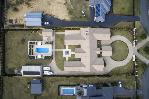 One Mile Mansion - Private Coastal Retreat FREE FAMILY ADVENTURE PASS - Accommodation Tasmania 21