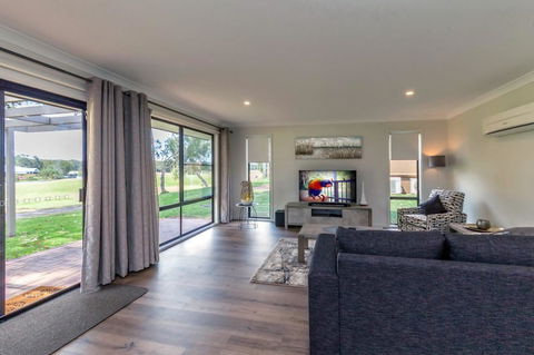Horizons Retreat & Golf, Villa 133 - Accommodation Tasmania 2