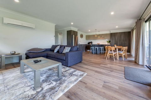 Horizons Retreat & Golf, Villa 133 - Accommodation Tasmania 3