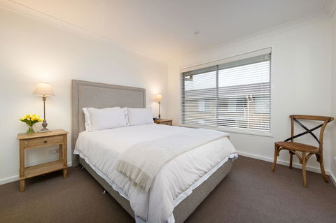 Sleeping In Style - Central & Sophisticated - Accommodation Tasmania 3